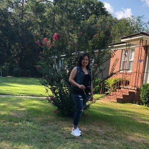 Meet your Posher, Jenalyn